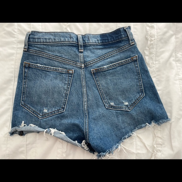 A&F Ultra High Rise Mom Shorts - Picture 3 of 3